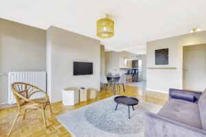 Urban-Sejour-Saint-Priest-Centre-location-appartement-canape