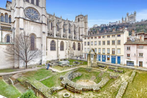 Urban-Sejour-Lyon-5-Vieux-Lyon-Cathedrale-12232024_202115